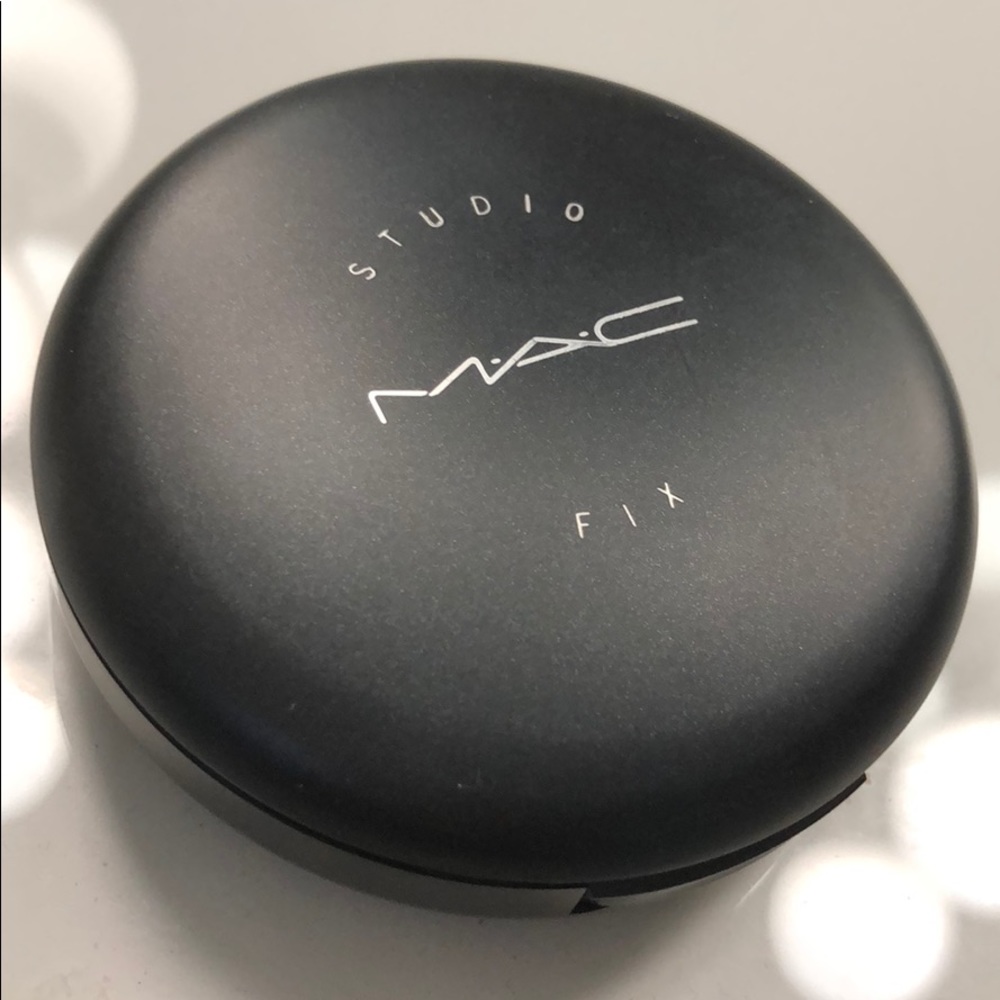 MAC STUDIO FIX POWDER FOUNDATION
